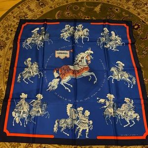 NWOT Gorgeous Hermès 100% silk scarf